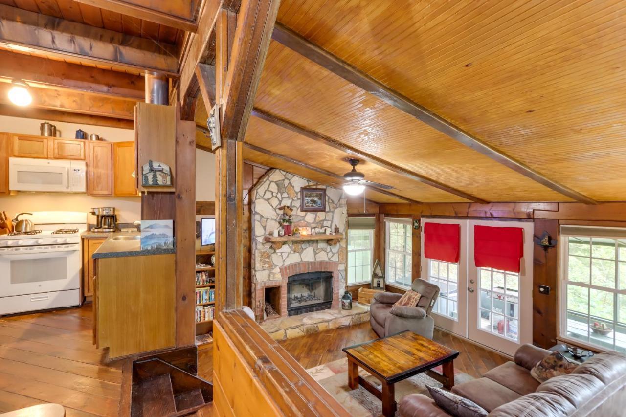 Mountaintop Ellijay Cabin With Private Hot Tub Bagian luar foto