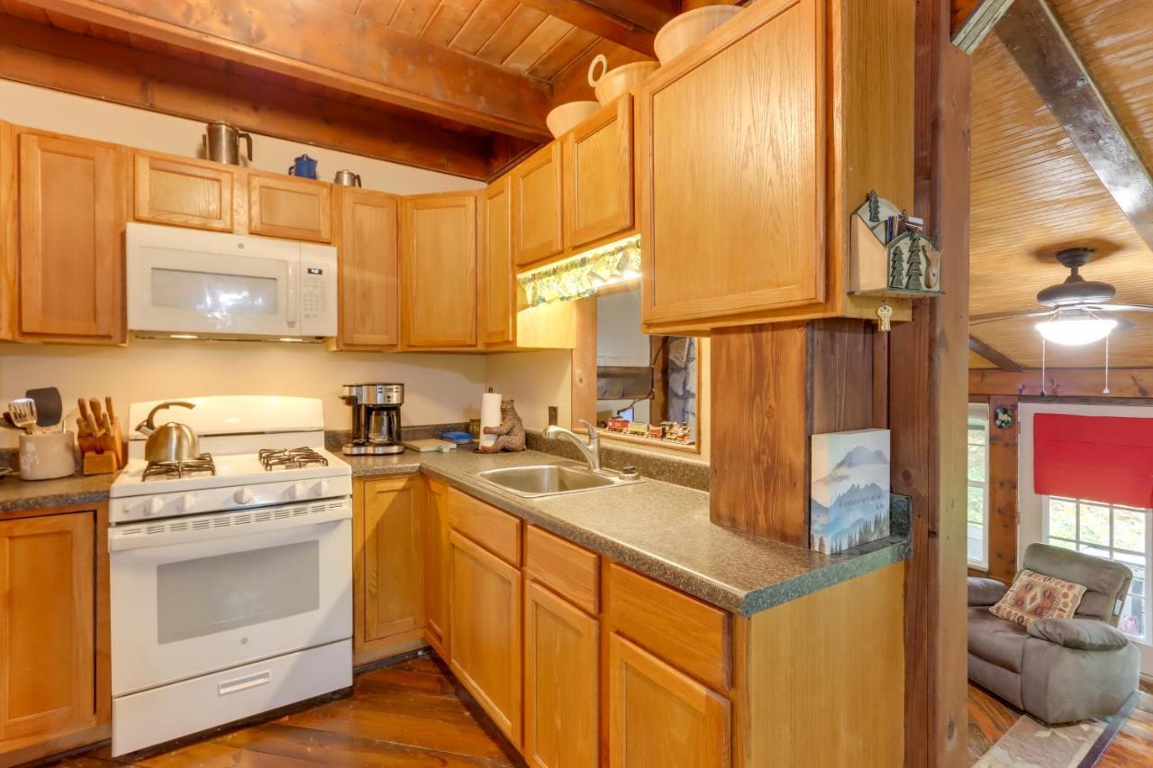 Mountaintop Ellijay Cabin With Private Hot Tub Bagian luar foto