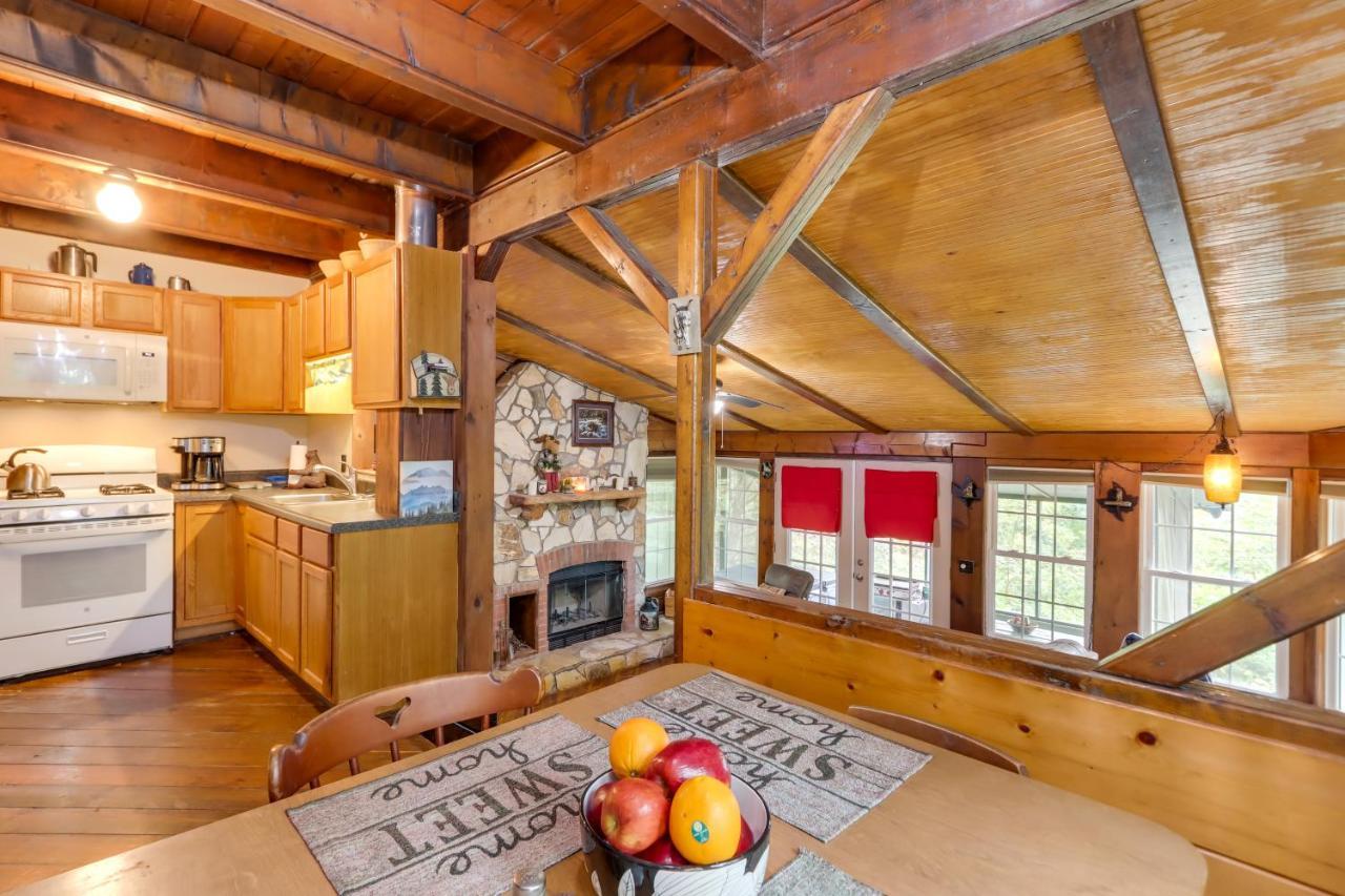 Mountaintop Ellijay Cabin With Private Hot Tub Bagian luar foto
